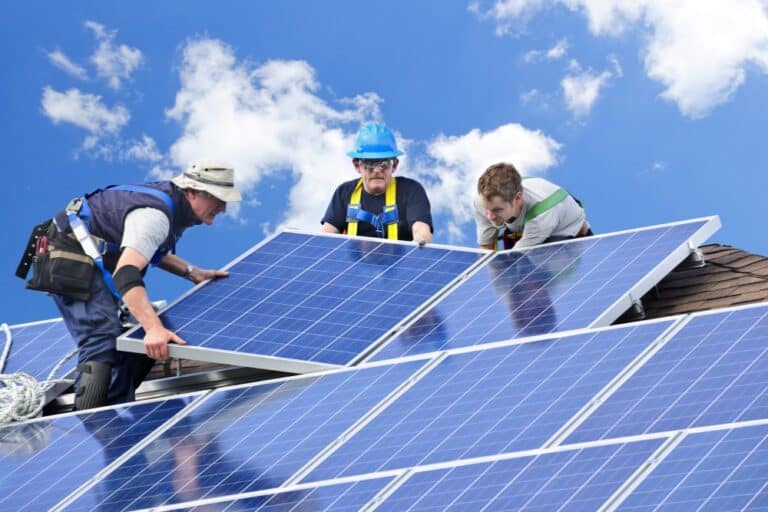 Common Issues with Solar Panels on Florida Roofs